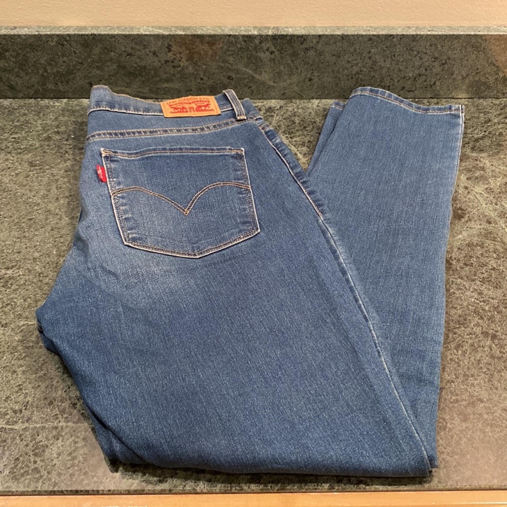 Levi’s  311 shaping skinny  blue jeans 👖
